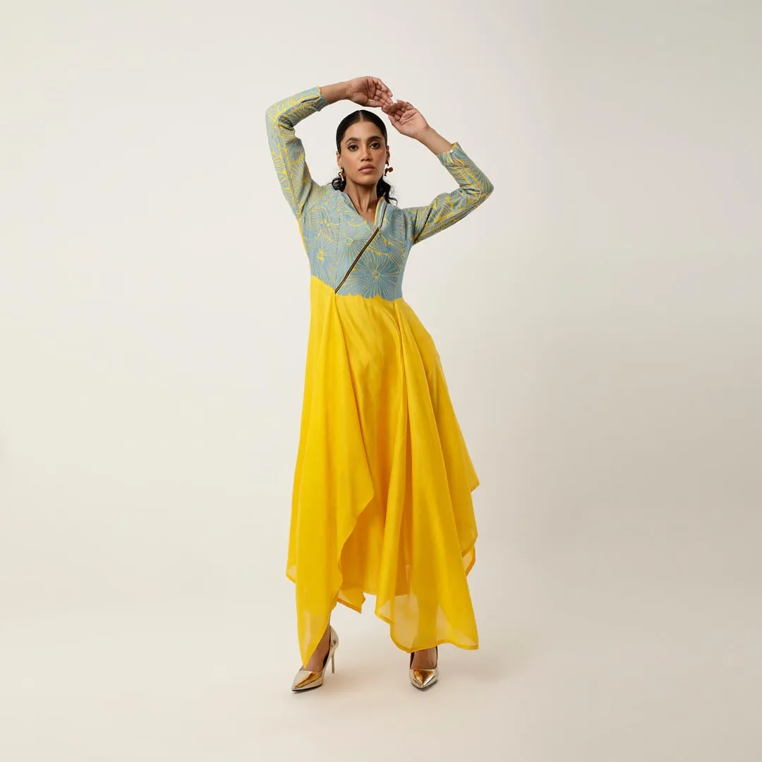 ZIPPERED V NECK CUTWORK ASSYMTRICAL KURTA WITH LINEN PANTS