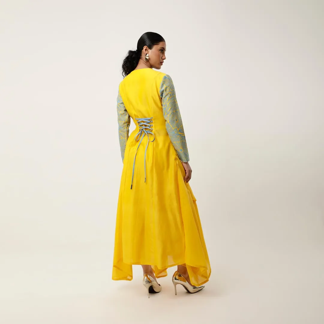 ZIPPERED V NECK CUTWORK ASSYMTRICAL KURTA WITH LINEN PANTS